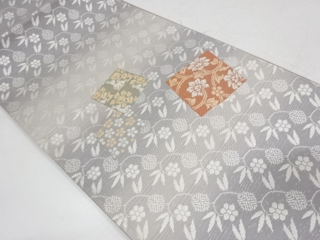 リサイクル　色紙に花兎・笹蔓模様織出し袋帯